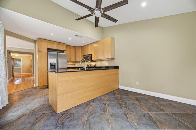 11620 Village Place Drive 329, Houston, TX 77077