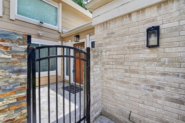 11620 Village Place Drive 329, Houston, TX 77077