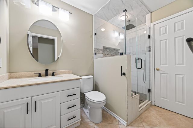 11620 Village Place Drive 329, Houston, TX 77077