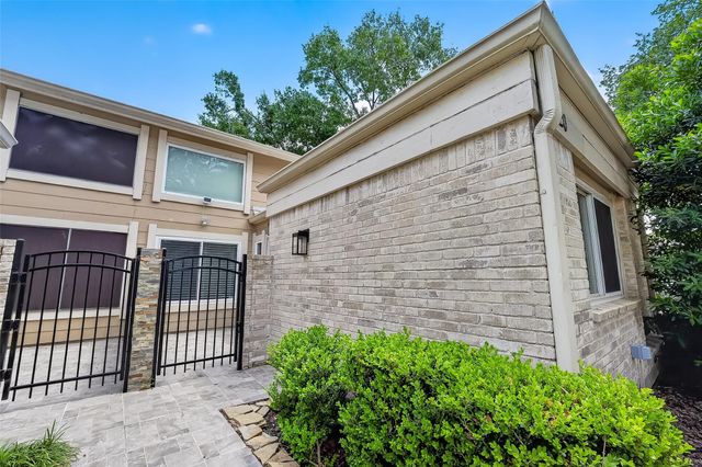 11620 Village Place Drive 329, Houston, TX 77077