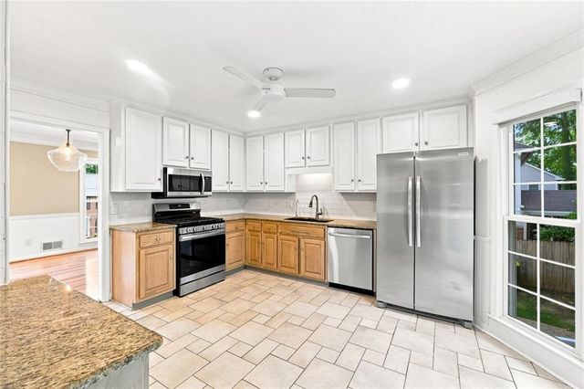 945 Meadowsong Circle, Lawrenceville, GA 30043