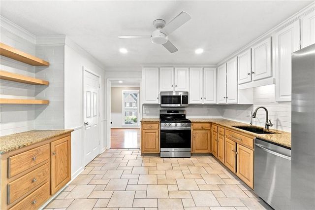 945 Meadowsong Circle, Lawrenceville, GA 30043