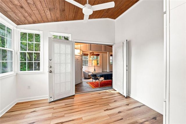 945 Meadowsong Circle, Lawrenceville, GA 30043