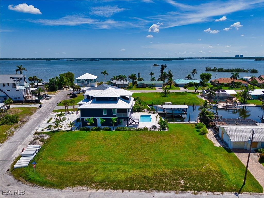 1 Palmview BLVD, Fort Myers Beach, FL 33931