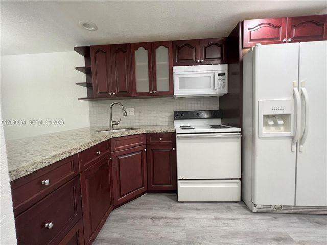 1901 NW S River Dr 35C, Miami, FL 33125