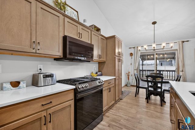 7500 E 49th St Street, Sioux Falls, SD 57110