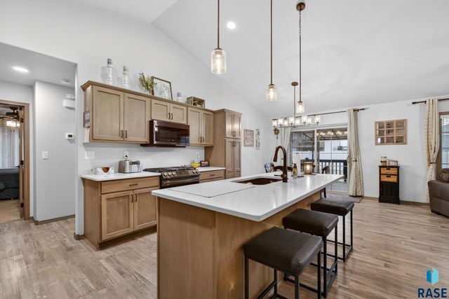 7500 E 49th St Street, Sioux Falls, SD 57110