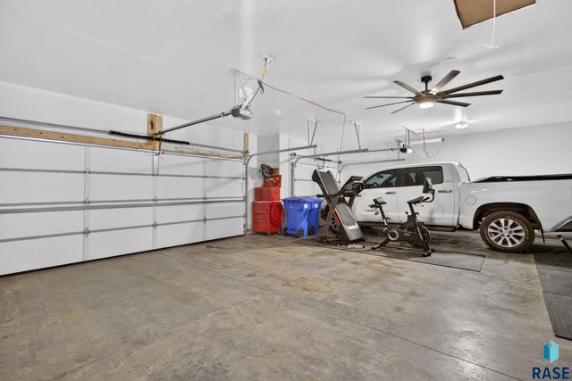 7500 E 49th St Street, Sioux Falls, SD 57110