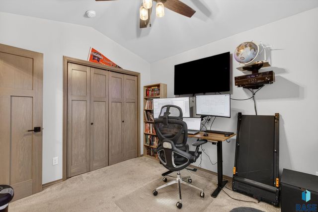 7500 E 49th St Street, Sioux Falls, SD 57110