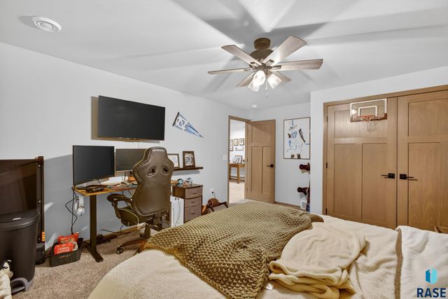 7500 E 49th St Street, Sioux Falls, SD 57110