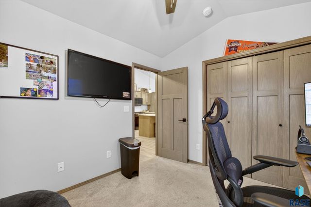 7500 E 49th St Street, Sioux Falls, SD 57110