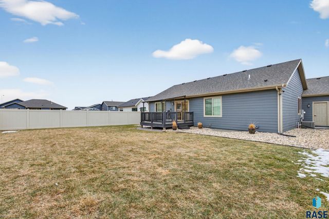 7500 E 49th St Street, Sioux Falls, SD 57110