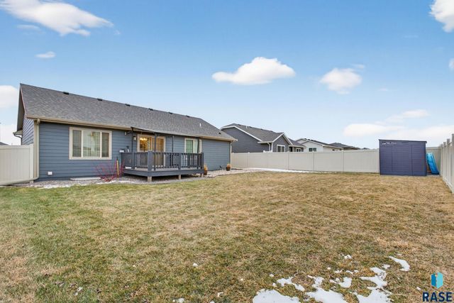 7500 E 49th St Street, Sioux Falls, SD 57110