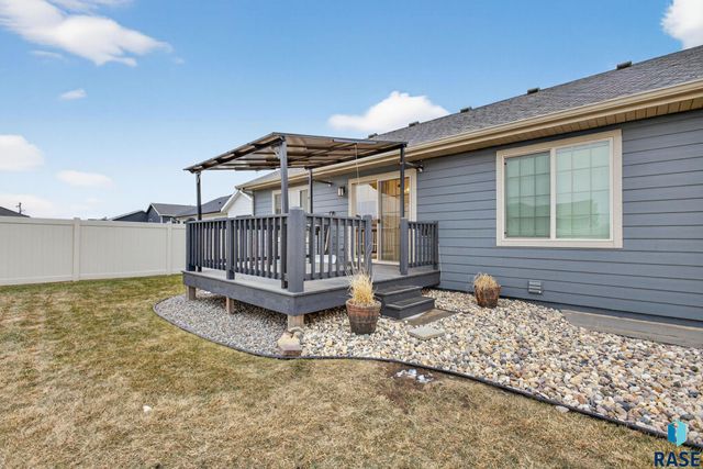 7500 E 49th St Street, Sioux Falls, SD 57110
