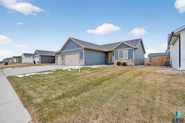 7500 E 49th St Street, Sioux Falls, SD 57110