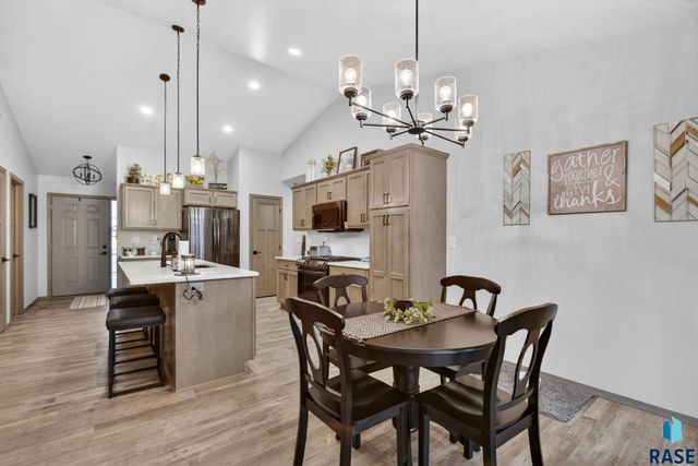 7500 E 49th St Street, Sioux Falls, SD 57110