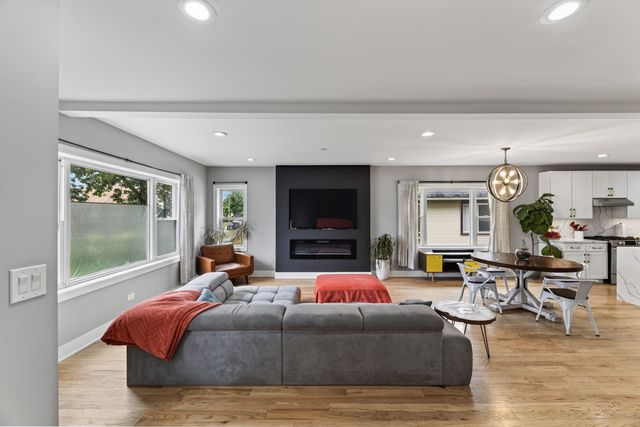 2128 N Lawler Avenue, Chicago, IL 60639