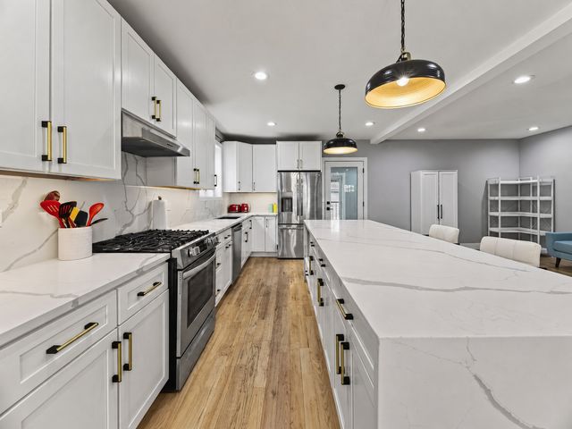 2128 N Lawler Avenue, Chicago, IL 60639