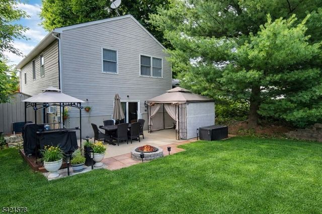 20 Park Ave, Lopatcong Twp., NJ 08865