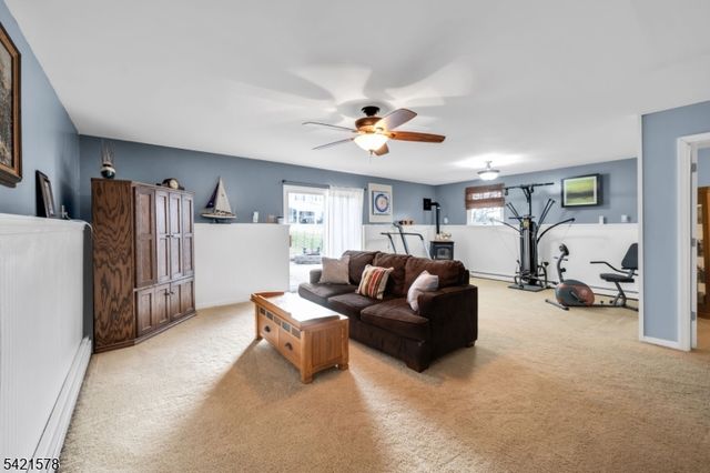 20 Park Ave, Lopatcong Twp., NJ 08865