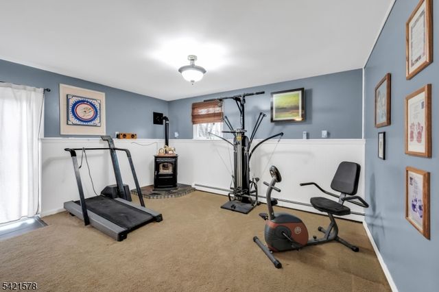 20 Park Ave, Lopatcong Twp., NJ 08865