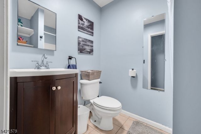 20 Park Ave, Lopatcong Twp., NJ 08865