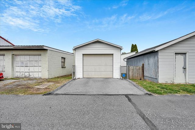 2210 LEHMAN ST, Lebanon, PA 17046