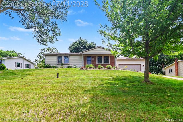 136 Endicott Drive, Oceola Township, MI 48843