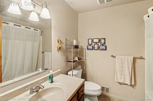 136 Endicott Drive, Oceola Township, MI 48843