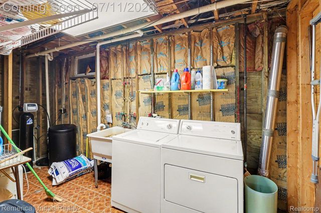 136 Endicott Drive, Oceola Township, MI 48843