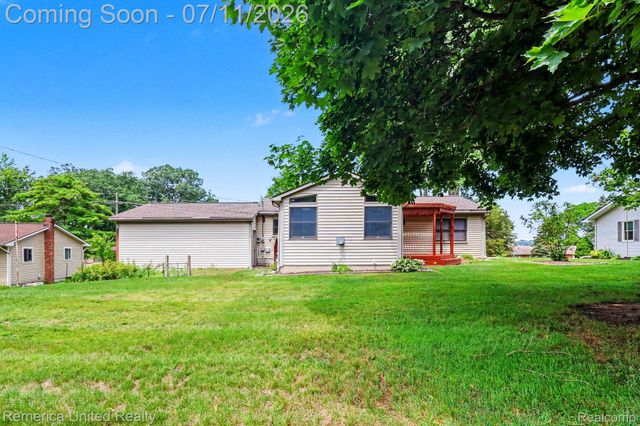 136 Endicott Drive, Oceola Township, MI 48843