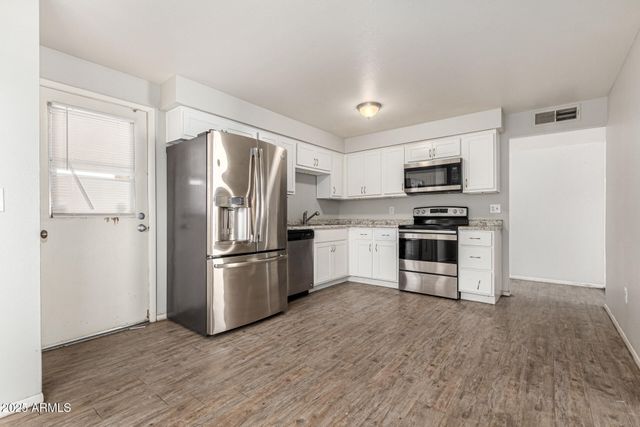 5028 W ROANOKE Avenue, Phoenix, AZ 85035