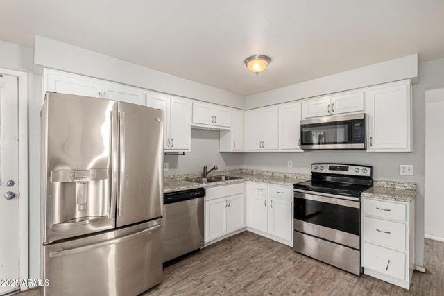 5028 W ROANOKE Avenue, Phoenix, AZ 85035