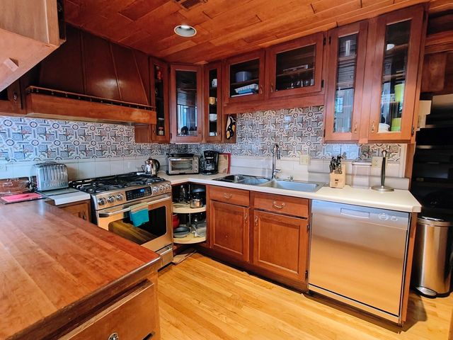 10 Hilliard St 2, Cambridge, MA 02138