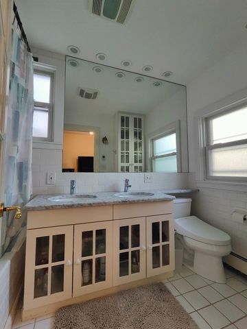 10 Hilliard St 2, Cambridge, MA 02138