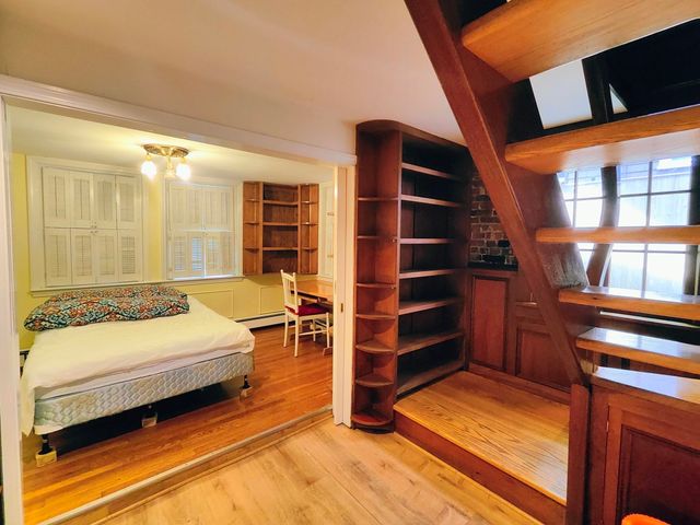 10 Hilliard St 2, Cambridge, MA 02138