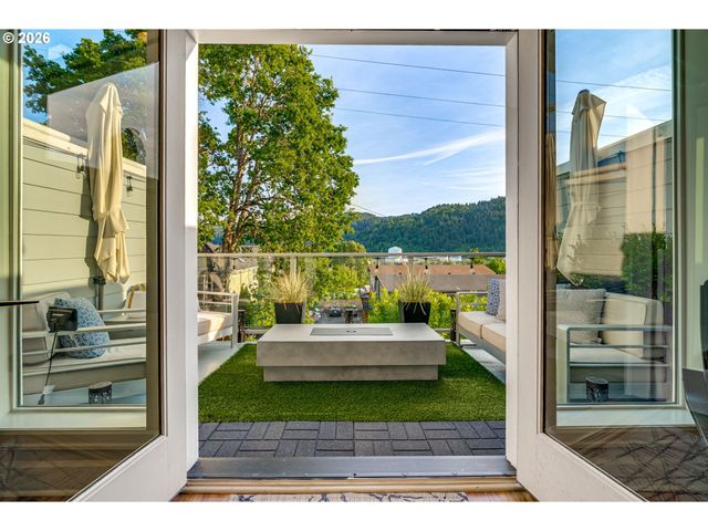 8229 N EDISON St, Portland, OR 97203