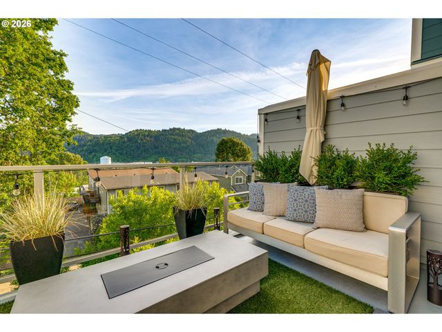 8229 N EDISON St, Portland, OR 97203