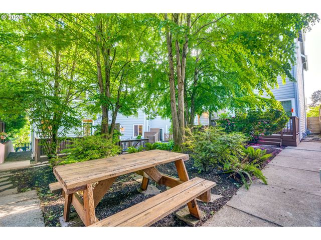 8229 N EDISON St, Portland, OR 97203