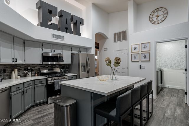 4878 W CARLA VISTA Court, Chandler, AZ 85226