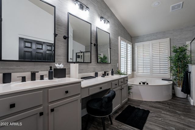 4878 W CARLA VISTA Court, Chandler, AZ 85226