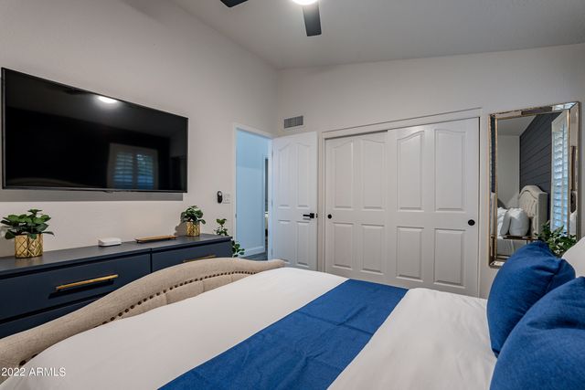4878 W CARLA VISTA Court, Chandler, AZ 85226