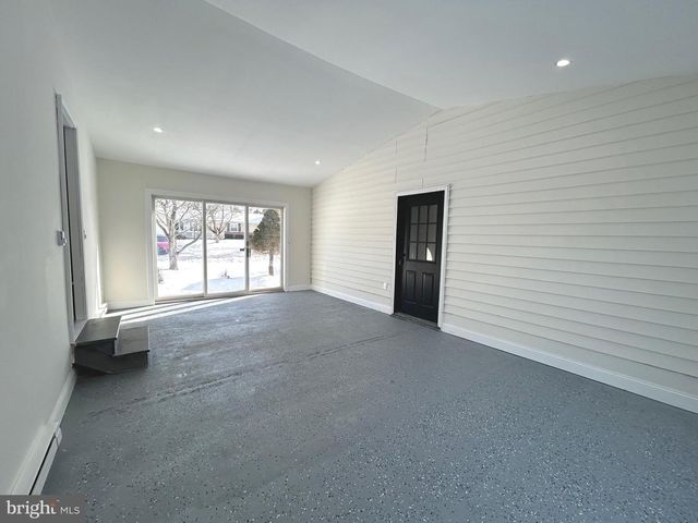 574 JULIANA DR, Vineland, NJ 08360