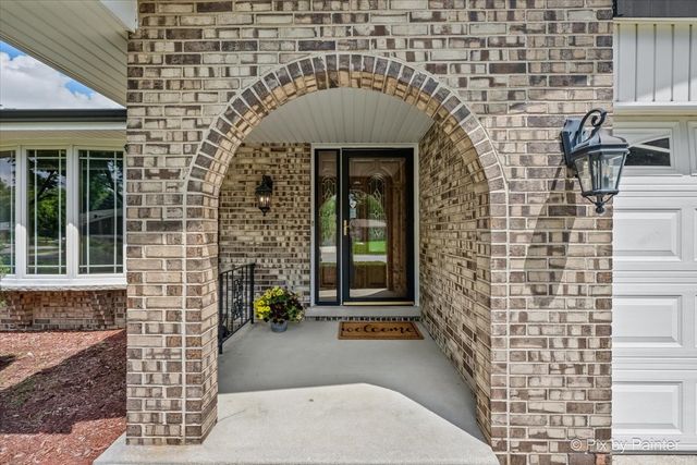 8535 Harvest Lane, Darien, IL 60561