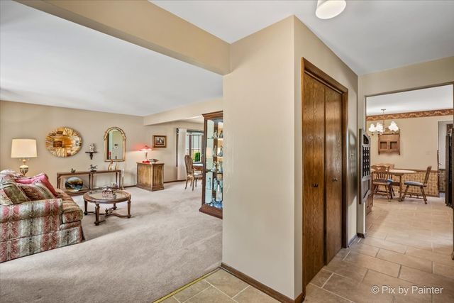 8535 Harvest Lane, Darien, IL 60561