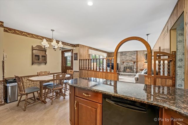 8535 Harvest Lane, Darien, IL 60561