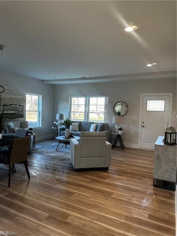 166 Luanita LN, Newport News, VA 23606