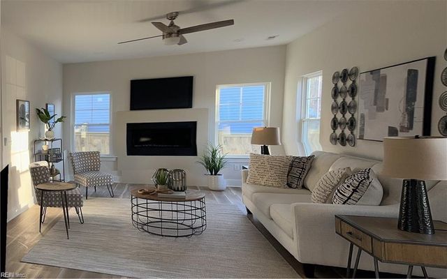 166 Luanita LN, Newport News, VA 23606