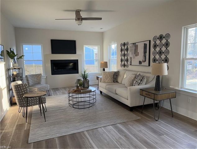 166 Luanita LN, Newport News, VA 23606