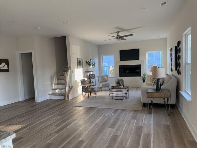 166 Luanita LN, Newport News, VA 23606